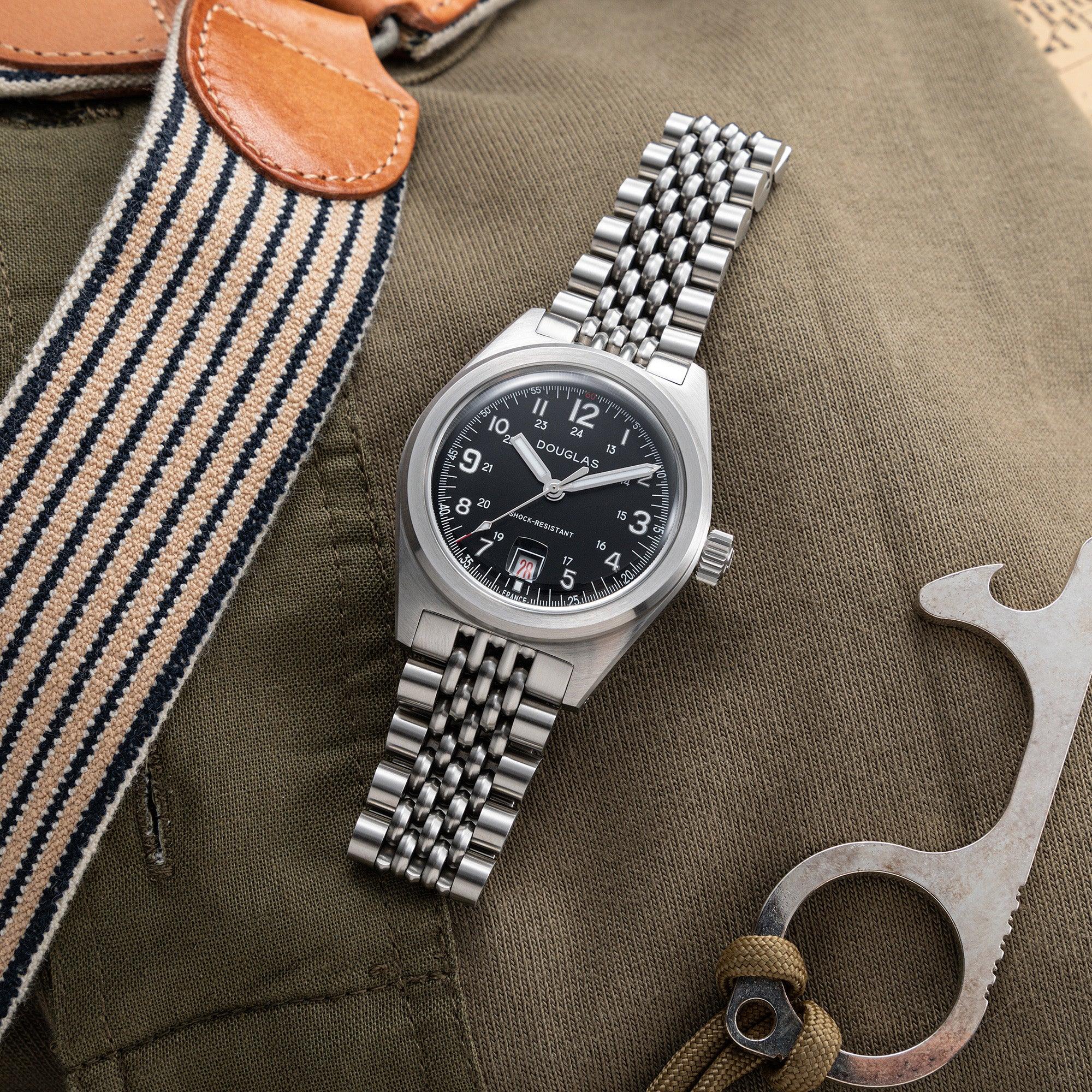 Outrider Professional Tool-Watch – Black White Lum – Wolbrook