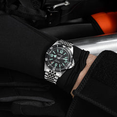 Skindiver II Automatic Bracelet Dive Watch - Green Lum & Black Dial