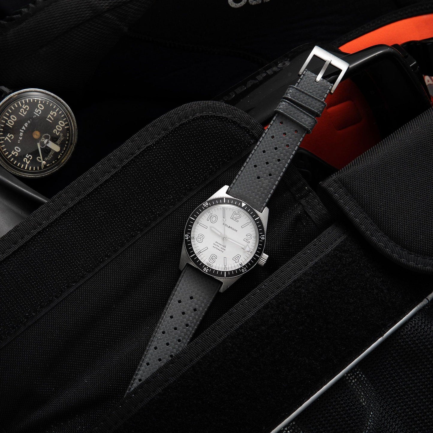Skindiver Automatic Watch – White Dial & Black Bezel - Wolbrook Watches