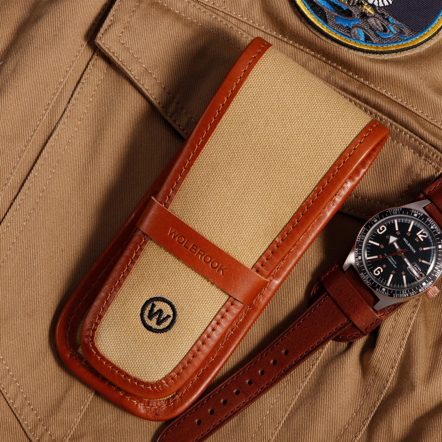 Single watch pouch in camel canvas and brown leather with a bracelet Skindiver WT Auto two-tone watch