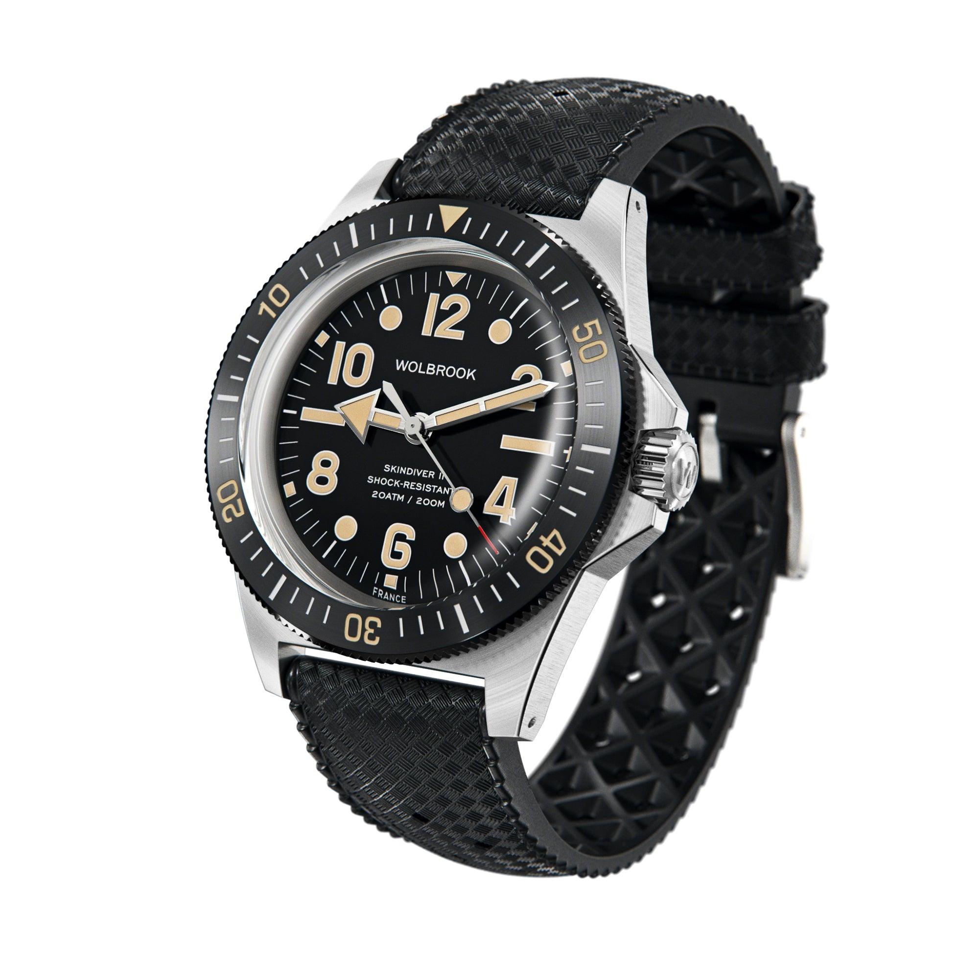 J'hésite entre une Forban brestoise et une Wolbrook - Page 2 Black-dial-vintage-lum-skindiver-II-automatic-dive-watch-black-rubber-strap-3.4-23-S2AJ-003-rb1-blk-CXO